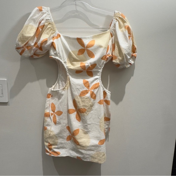 Sabo Skirt Dresses & Skirts - NWT- Sabo Skirt Zola Dress Cream and Orange Puff Sleeve Mini Dress Size Small